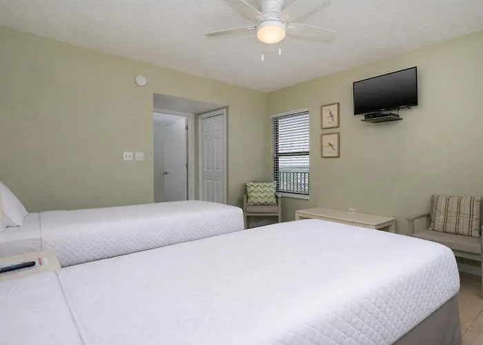 Apartment Island Winds West 374
